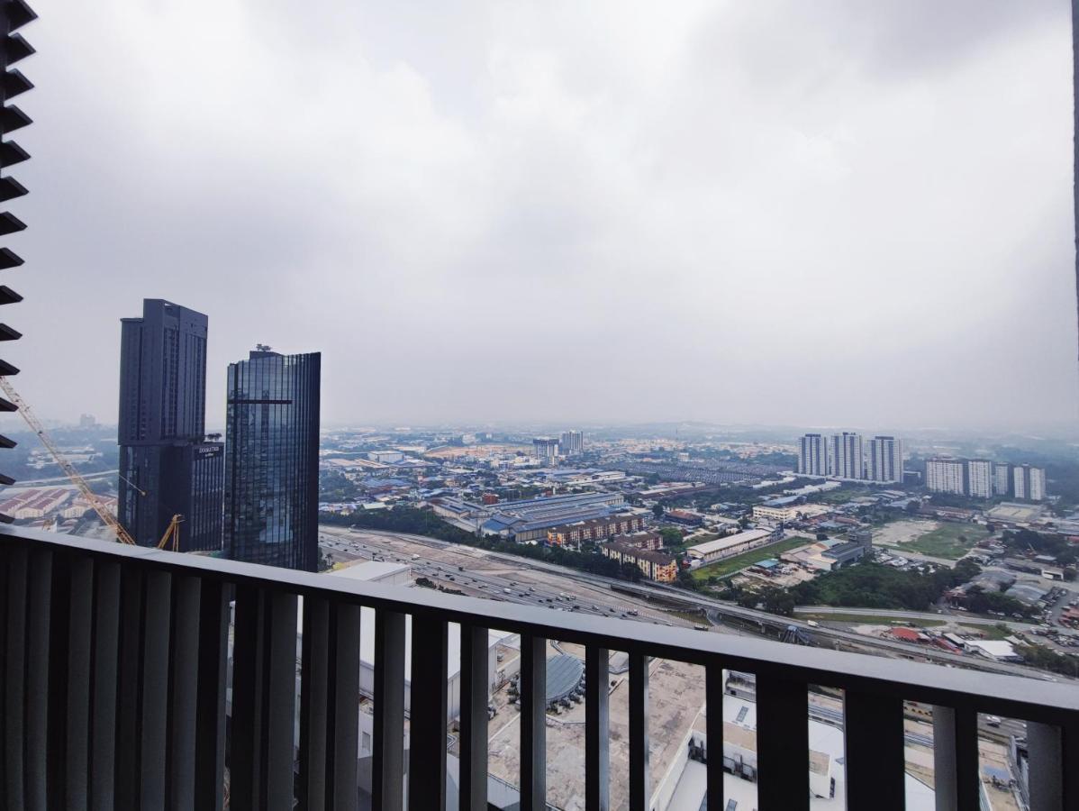 I-city 2-bedroom - Great Value Apartment