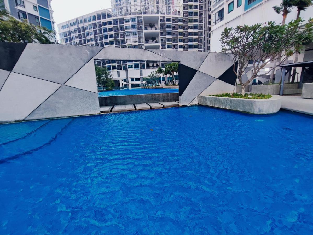 I-city 2-bedroom - Great Value *